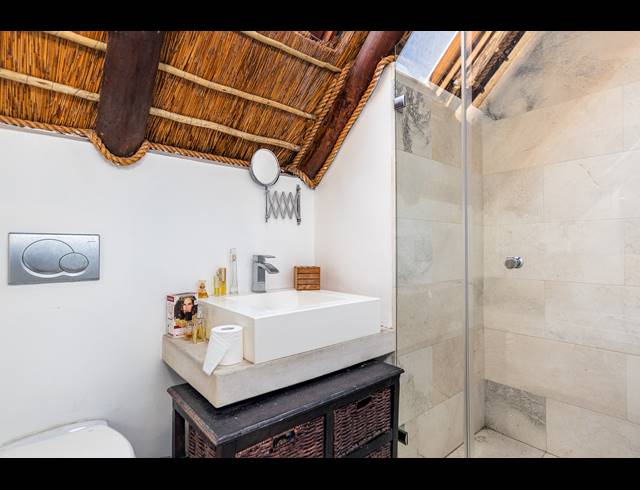 4 BEDROOM HOUSE FOR SALE IN WEST BEACH